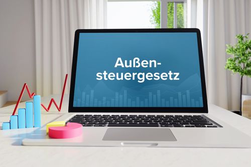 Foto: Laptop mit Anzeige Außensteuergesetz